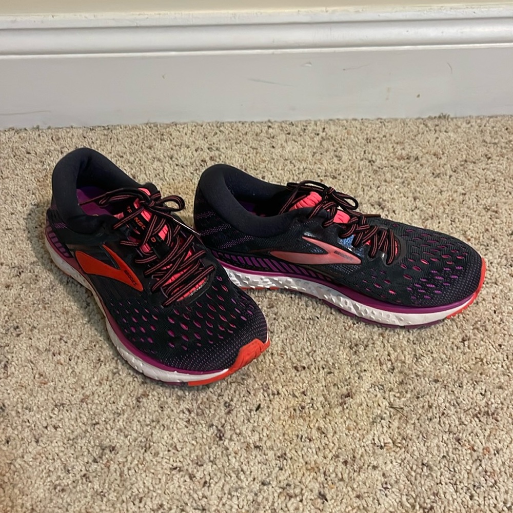 Womens Brooks FormFit Running Sneakers